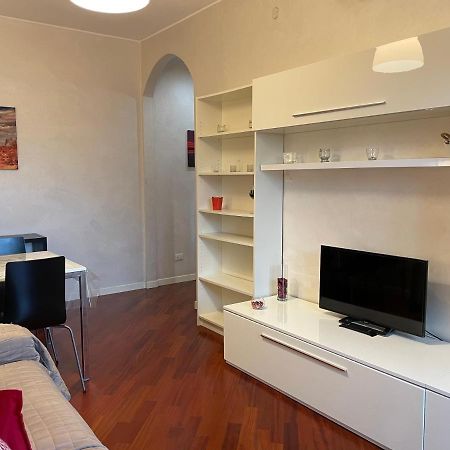 Adriano Metro & Comfort Suites - Affitti Brevi Italia Милано Екстериор снимка